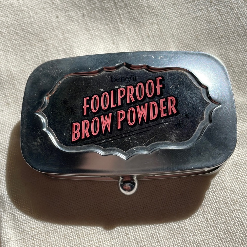 Benefit Cosmetics Foolproof Brow Powder in Shade #5